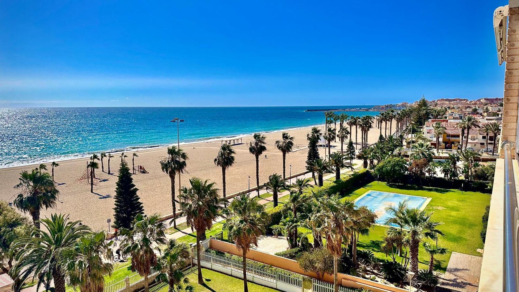 Vista Del Mar Residencial Apartment Roquetas de Mar Bagian luar foto